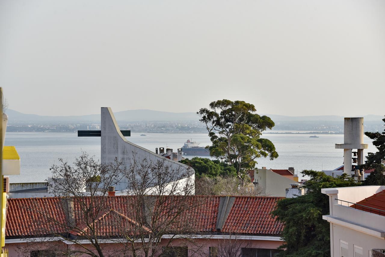 Lisbon View Hostel Esterno foto